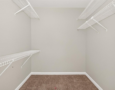 206 Plaza Verde Drive - Photo Thumbnail 32