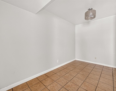 206 Plaza Verde Drive - Photo Thumbnail 25