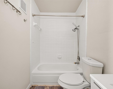 206 Plaza Verde Drive - Photo Thumbnail 36