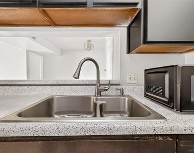206 Plaza Verde Drive - Photo Thumbnail 20