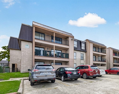 206 Plaza Verde Drive - Photo Thumbnail 1