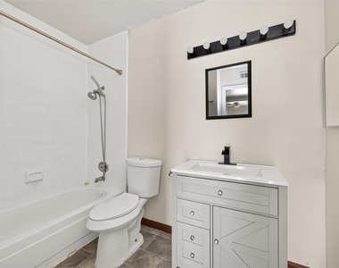 206 Plaza Verde Drive - Photo Thumbnail 33