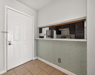 206 Plaza Verde Drive - Photo Thumbnail 24