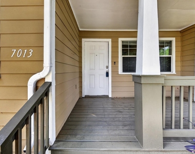 7013 Saint Augustine Street - Photo Thumbnail 8