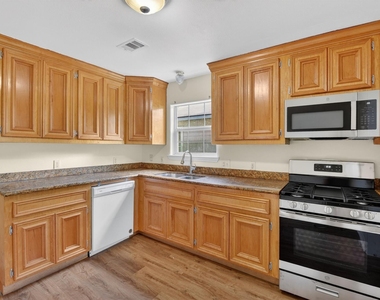 7013 Saint Augustine Street - Photo Thumbnail 11