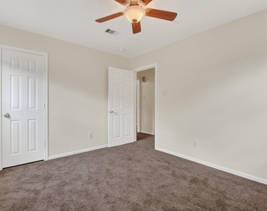 7013 Saint Augustine Street - Photo Thumbnail 20