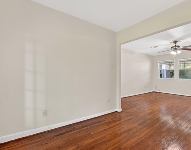 7013 Saint Augustine Street - Photo Thumbnail 12