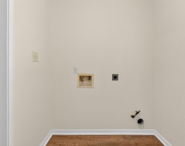 7013 Saint Augustine Street - Photo Thumbnail 14