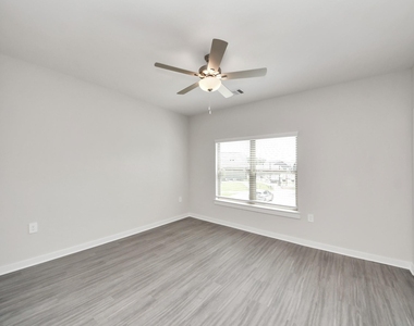 7711 Longmire Road - Photo Thumbnail 24