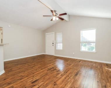 4723 Comal River Loop - Photo Thumbnail 2