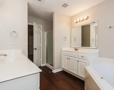 4723 Comal River Loop - Photo Thumbnail 9