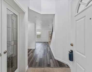 21335 Bella Dulce Court - Photo Thumbnail 4