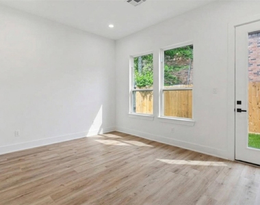 6624 Saint Augustine Street - Photo Thumbnail 5