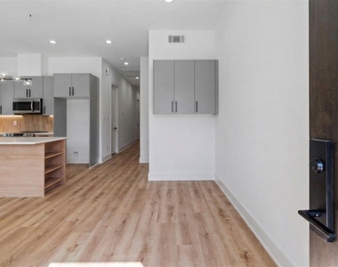 6624 Saint Augustine Street - Photo Thumbnail 8