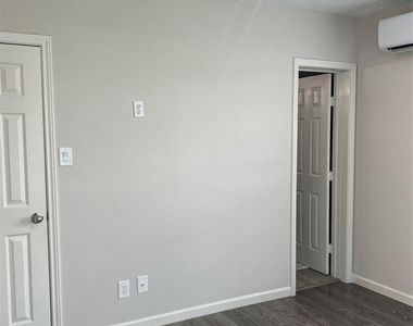 3427 Hadley Street - Photo Thumbnail 10