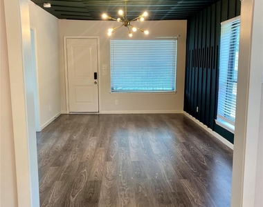 3427 Hadley Street - Photo Thumbnail 7