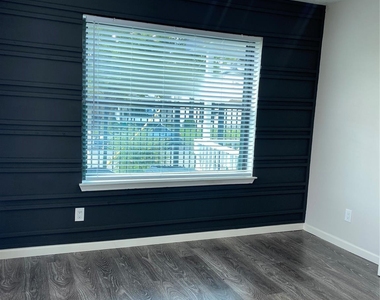 3427 Hadley Street - Photo Thumbnail 8