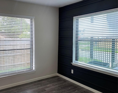 3427 Hadley Street - Photo Thumbnail 9
