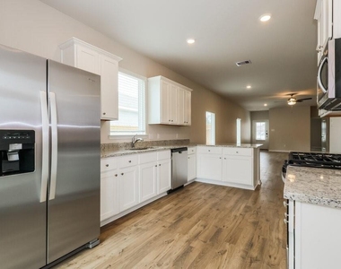15648 Plum Brook Drive - Photo Thumbnail 5