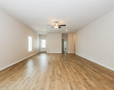 15648 Plum Brook Drive - Photo Thumbnail 3