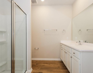 15648 Plum Brook Drive - Photo Thumbnail 9