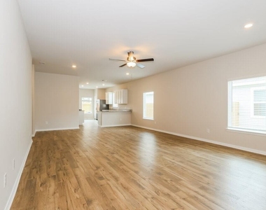 15648 Plum Brook Drive - Photo Thumbnail 2