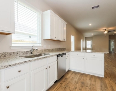 15648 Plum Brook Drive - Photo Thumbnail 4