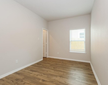 15648 Plum Brook Drive - Photo Thumbnail 12