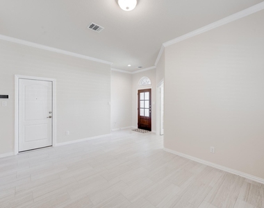 2414 Brich Manor Drive - Photo Thumbnail 7