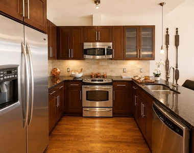 1400 Mckinney Street - Photo Thumbnail 5