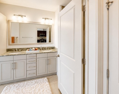 1400 Mckinney Street - Photo Thumbnail 14