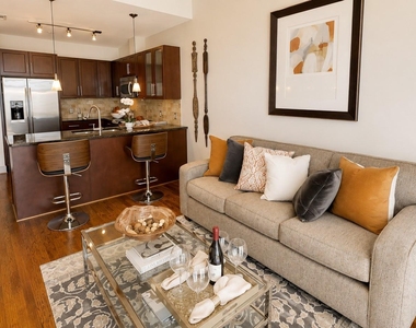 1400 Mckinney Street - Photo Thumbnail 6