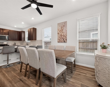 27571 Bello Bend Lane - Photo Thumbnail 10
