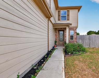 27571 Bello Bend Lane - Photo Thumbnail 6