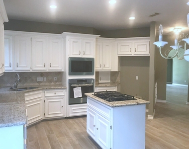 11514 Aspenway Drive - Photo Thumbnail 6