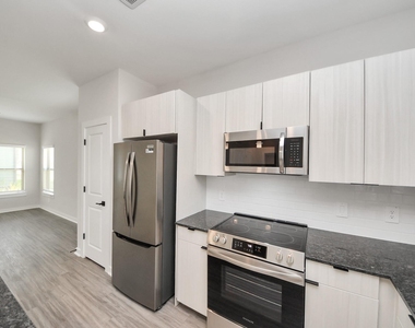7711 Longmire Road - Photo Thumbnail 12
