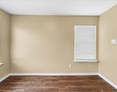 8002 Ginger Park Drive - Photo Thumbnail 3