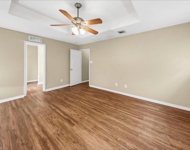 8002 Ginger Park Drive - Photo Thumbnail 9