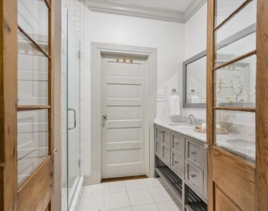 801 Walton Street - Photo Thumbnail 31