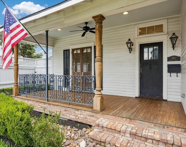 801 Walton Street - Photo Thumbnail 2