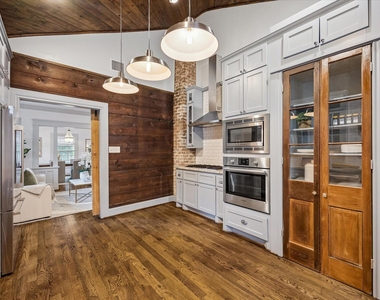 801 Walton Street - Photo Thumbnail 20
