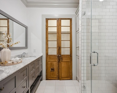 801 Walton Street - Photo Thumbnail 28