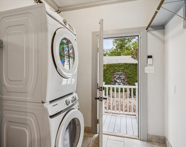801 Walton Street - Photo Thumbnail 21