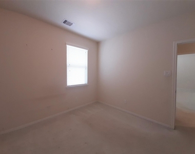 6002 Mangrove Falls Court - Photo Thumbnail 18