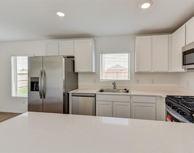 7418 Clover Chase Dr - Photo Thumbnail 7
