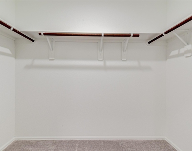 7418 Clover Chase Dr - Photo Thumbnail 17
