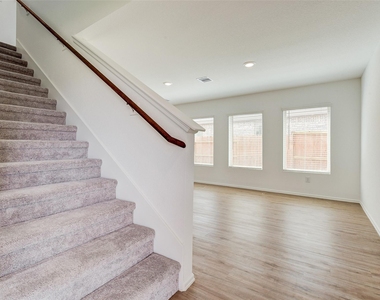 7418 Clover Chase Dr - Photo Thumbnail 10