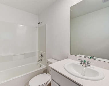 7418 Clover Chase Dr - Photo Thumbnail 23