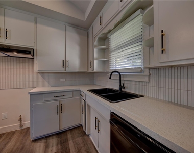 1311 Higgins Street - Photo Thumbnail 9