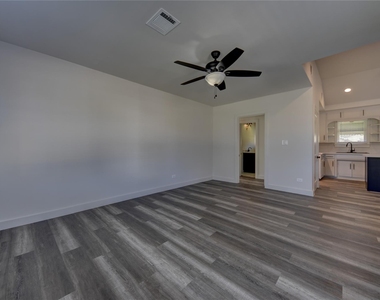 1311 Higgins Street - Photo Thumbnail 16